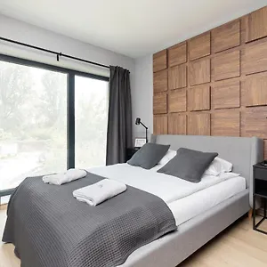 https://modern-apartments-rdmiescie-krakw-by-renters.krakowhotelspoland.com